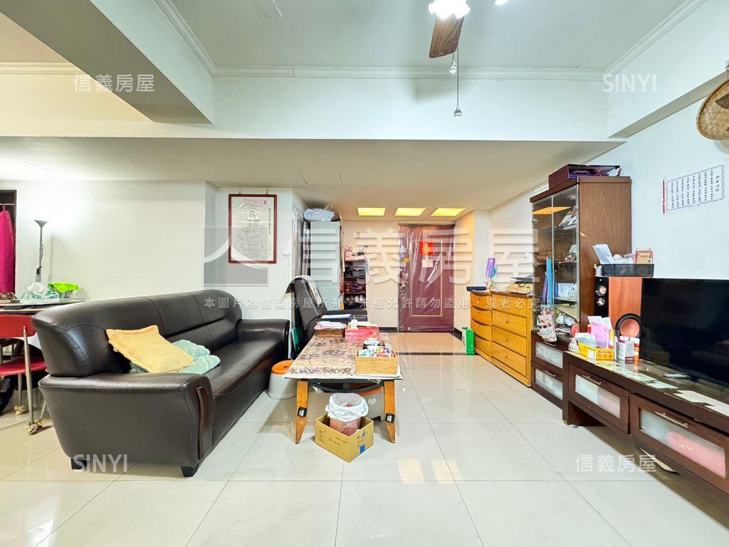 公園旁捷運高樓電梯４房房屋室內格局與周邊環境