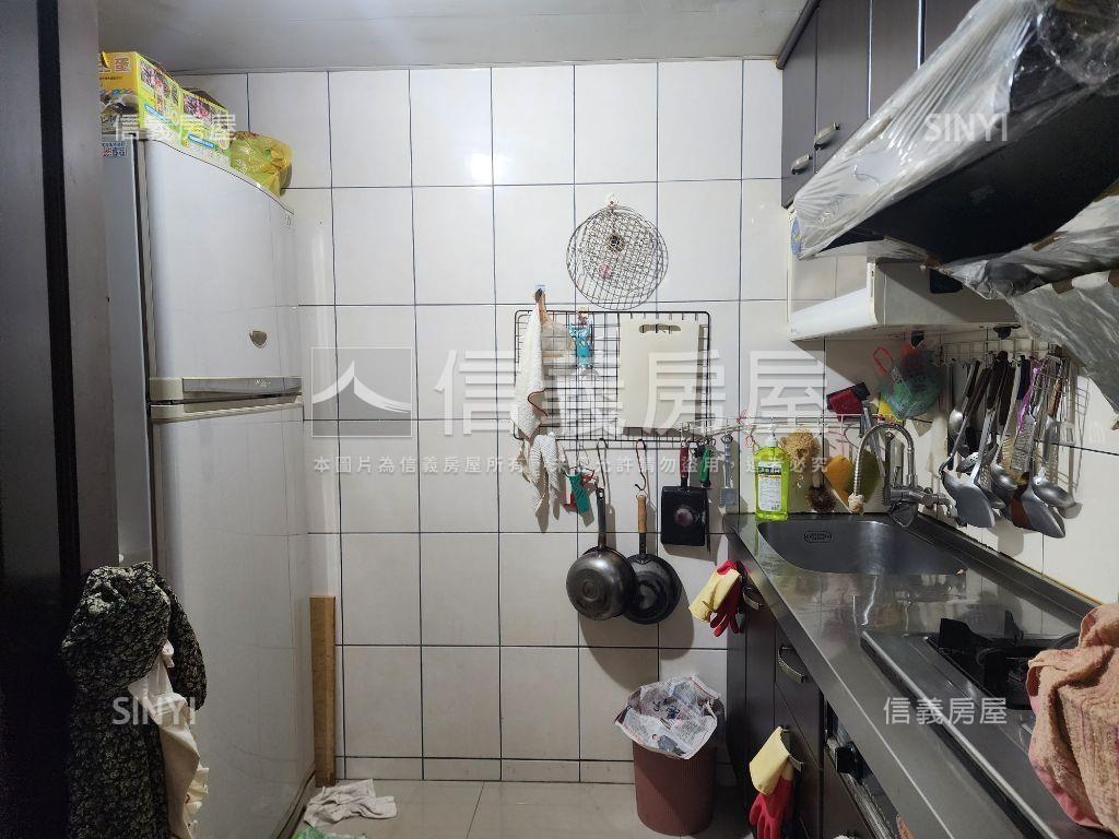 公園旁捷運高樓電梯４房房屋室內格局與周邊環境