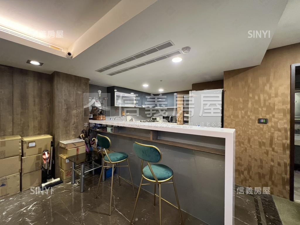 忠孝敦化質感電梯兩房房屋室內格局與周邊環境