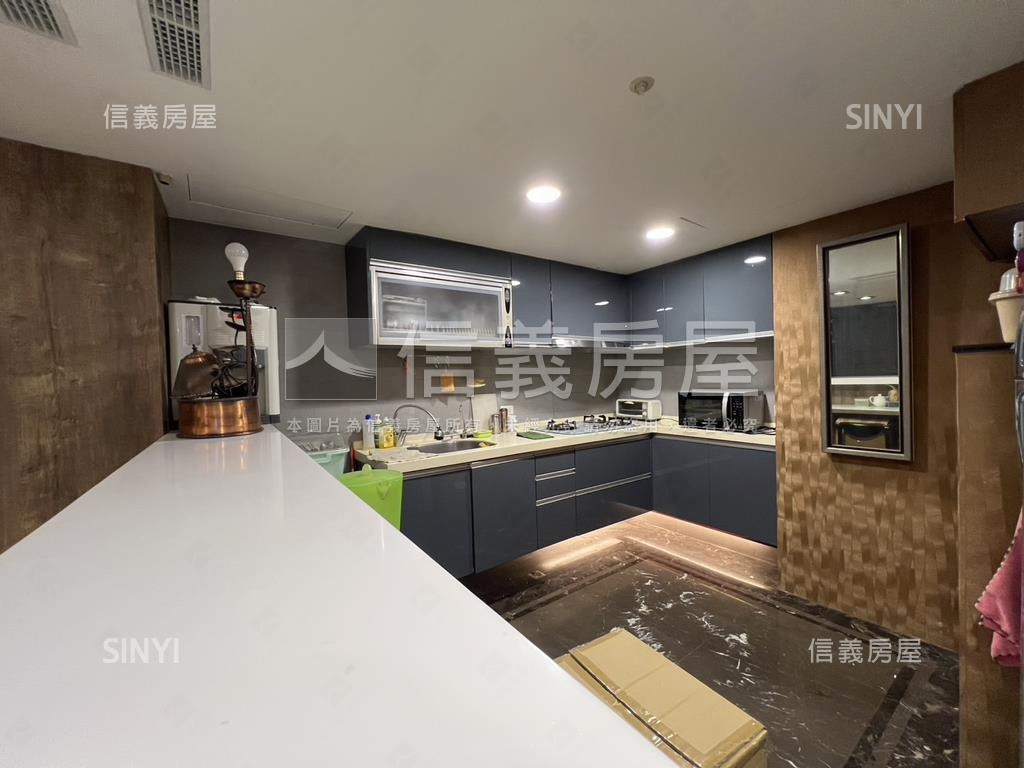 忠孝敦化質感電梯兩房房屋室內格局與周邊環境