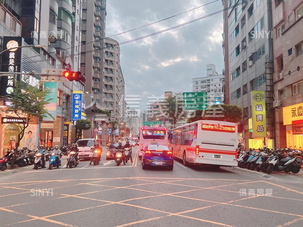 永安捷運中和路上黃金店面房屋室內格局與周邊環境