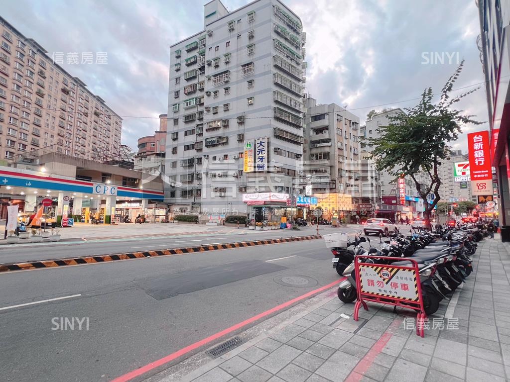 永安捷運中和路上黃金店面房屋室內格局與周邊環境