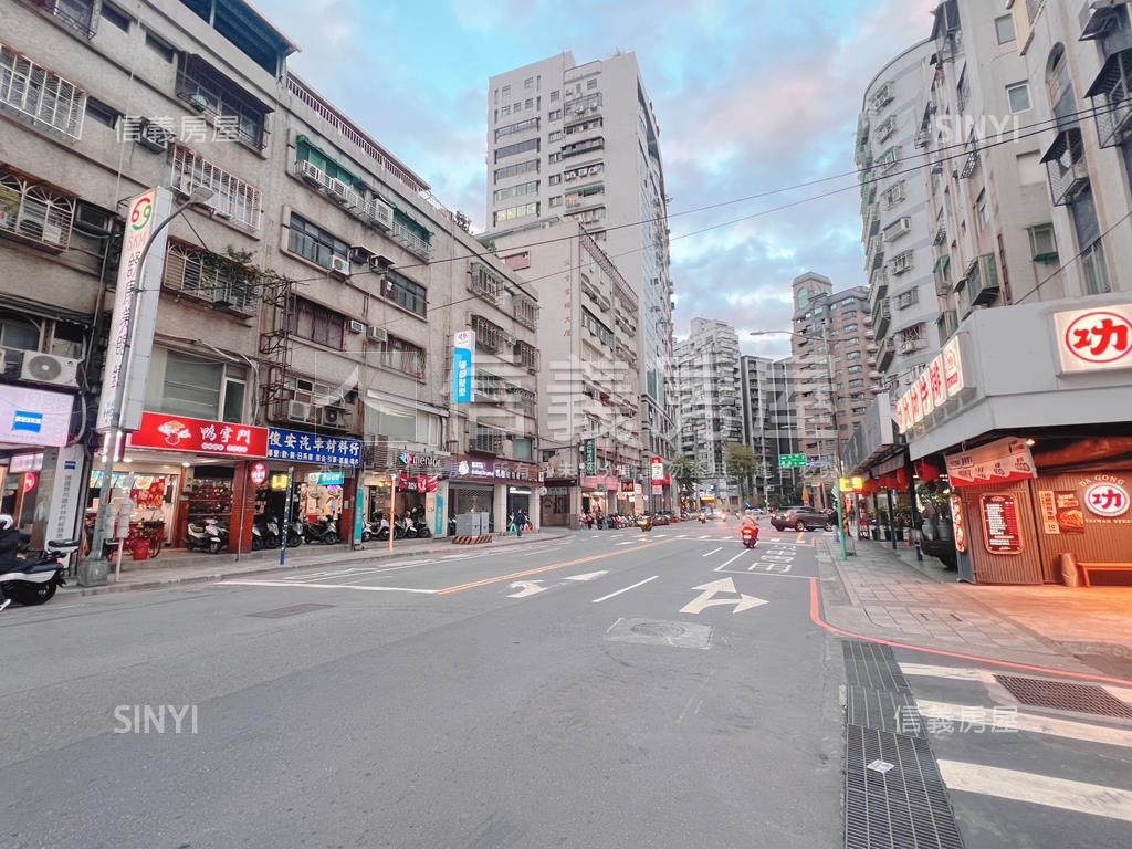 永安捷運中和路上黃金店面房屋室內格局與周邊環境