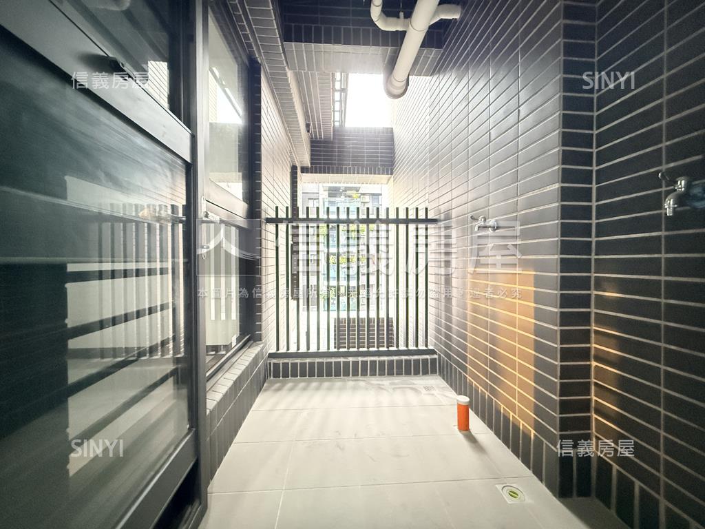 輕屋齡高樓美大兩房平車房屋室內格局與周邊環境