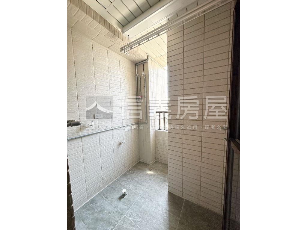 全新落成！成家電梯兩房房屋室內格局與周邊環境