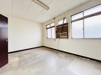 裕民路公寓三樓