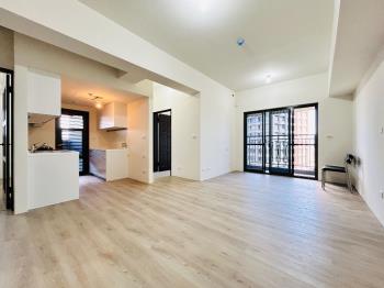 前後公園前後陽台３房車位