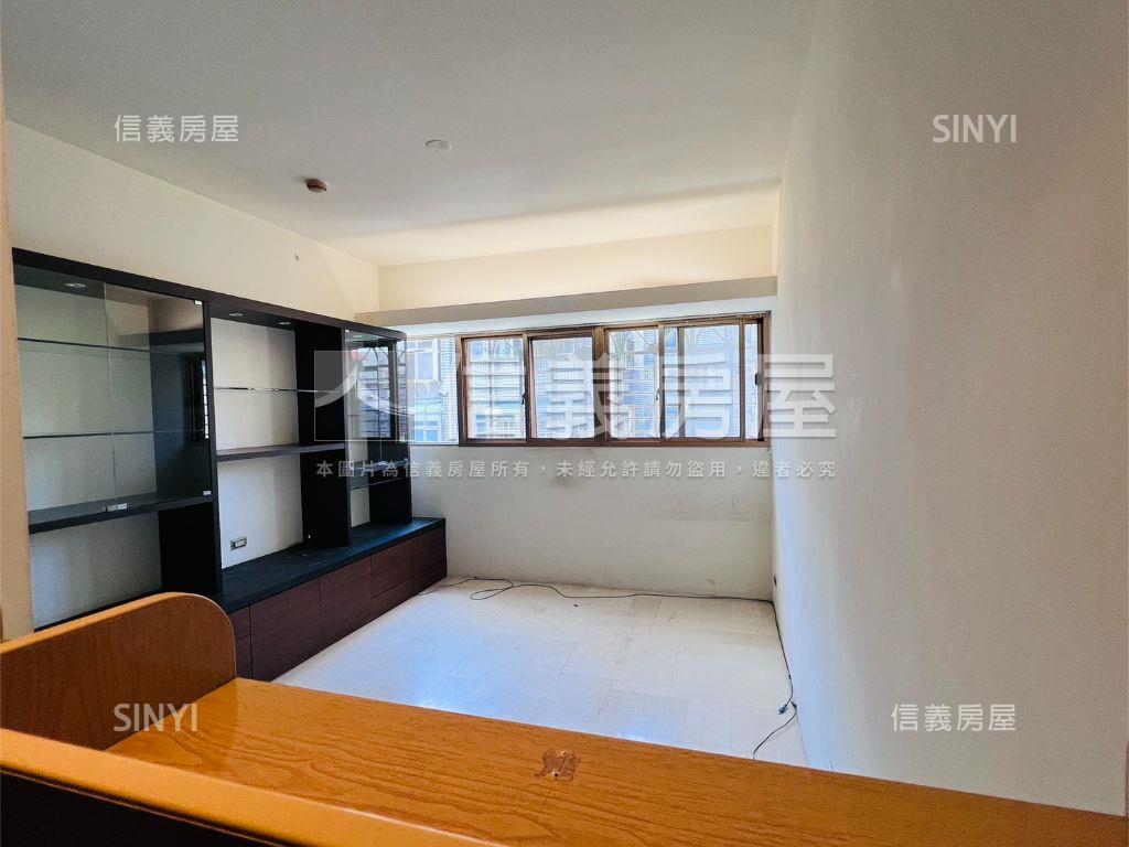 頂溪稀有低公設邊間大兩房房屋室內格局與周邊環境