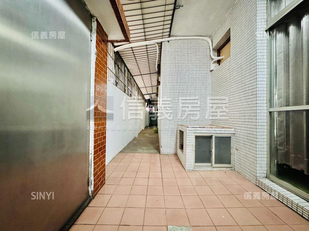 近捷運豪華都更題材一樓房屋室內格局與周邊環境