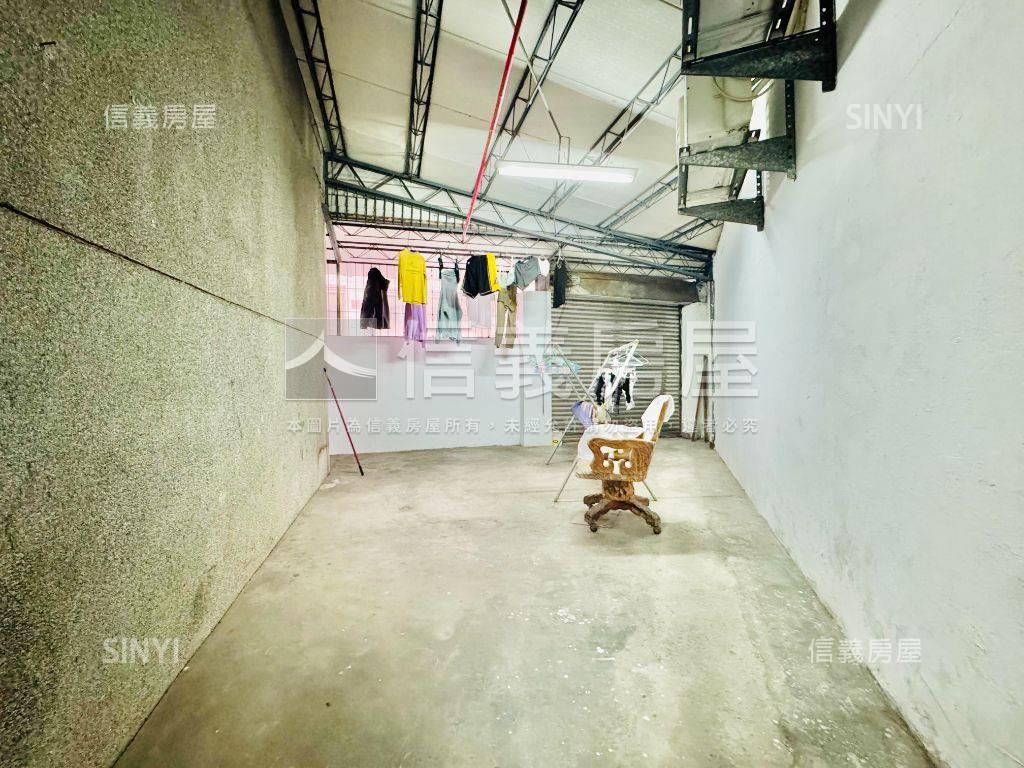 近捷運豪華都更題材一樓房屋室內格局與周邊環境