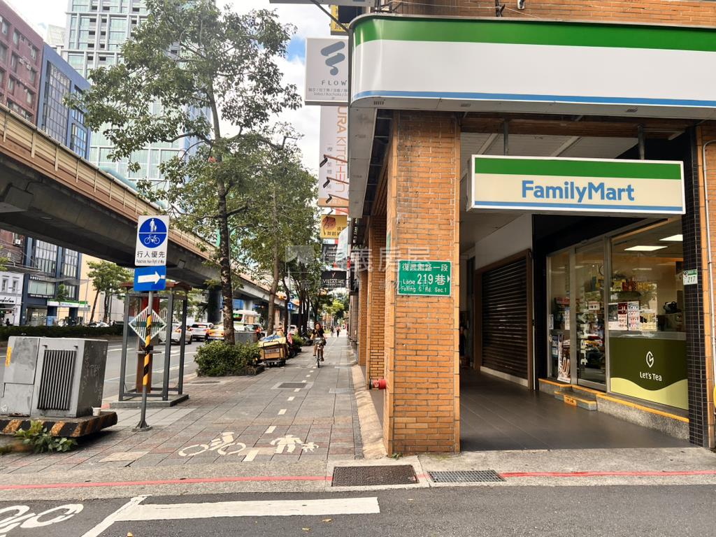 大安名人時尚店面房屋室內格局與周邊環境