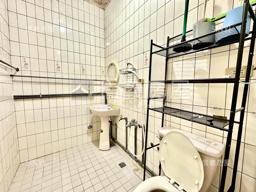 稀有釋出美崙街公寓二樓房屋室內格局與周邊環境