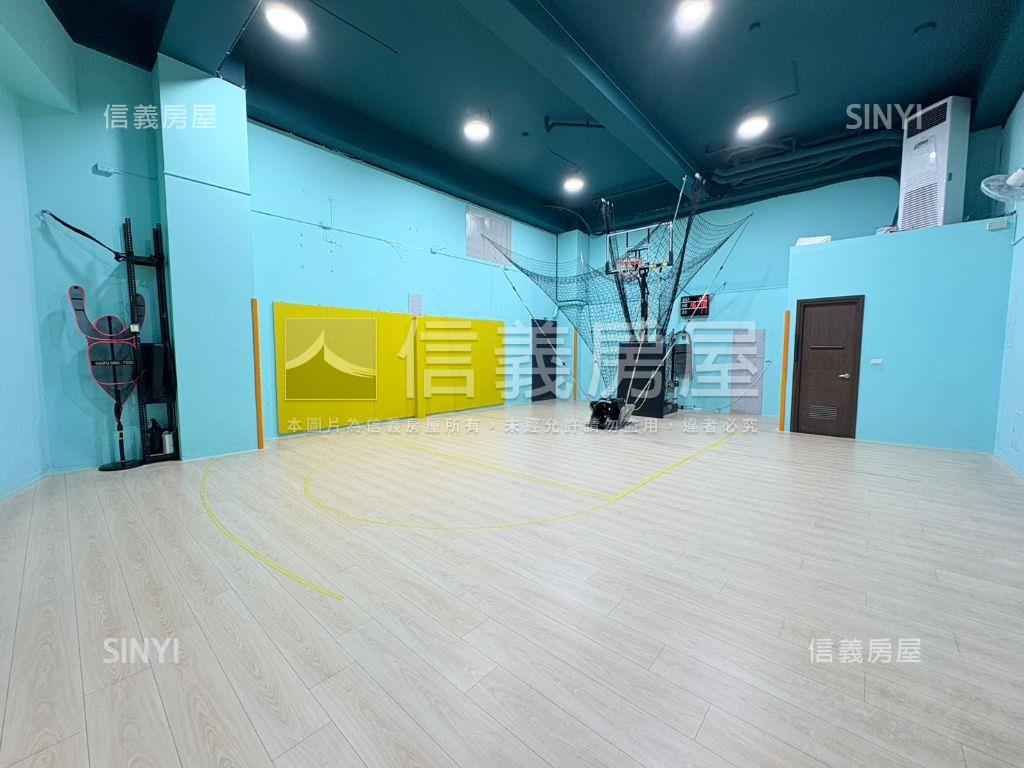 來打球！八米寬店面房屋室內格局與周邊環境