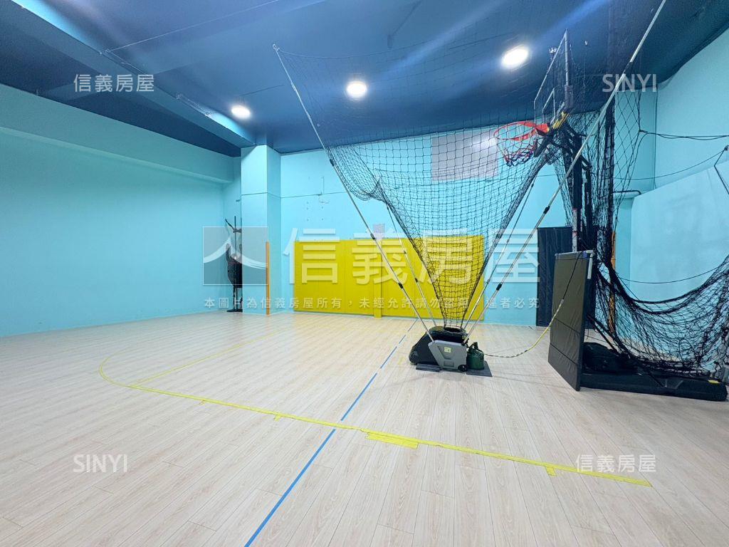 來打球！八米寬店面房屋室內格局與周邊環境