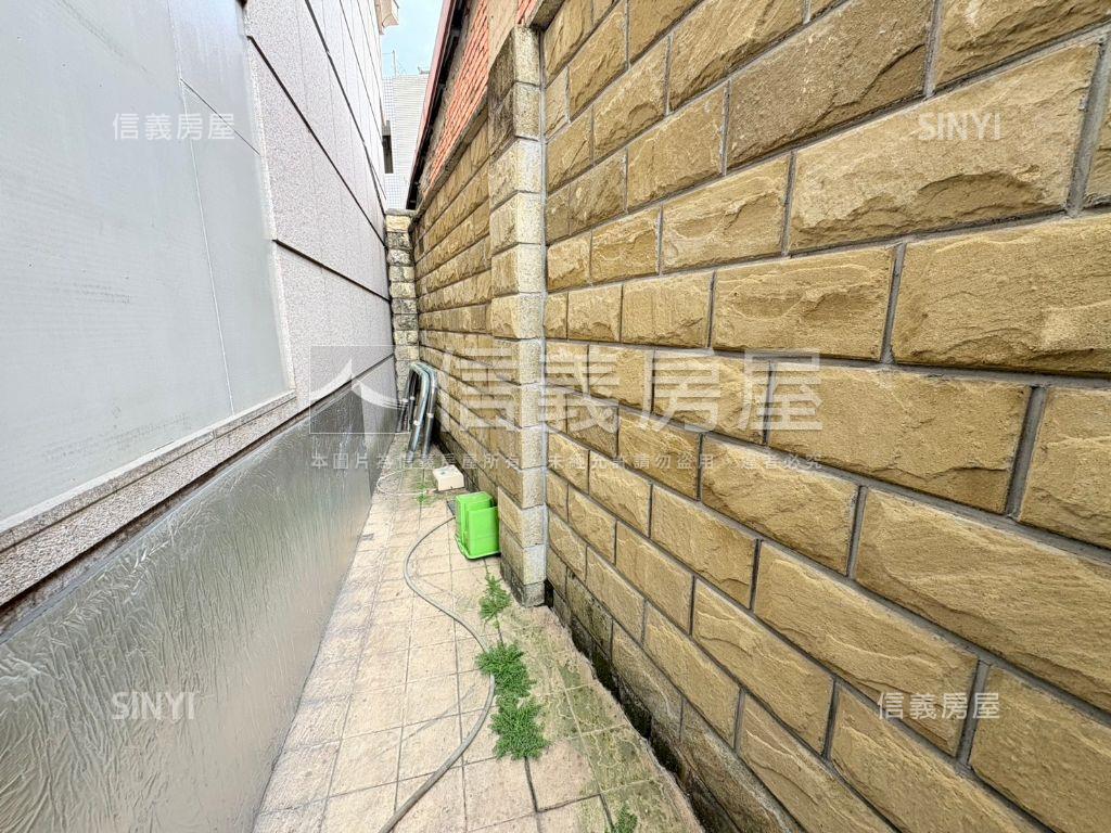 來打球！八米寬店面房屋室內格局與周邊環境