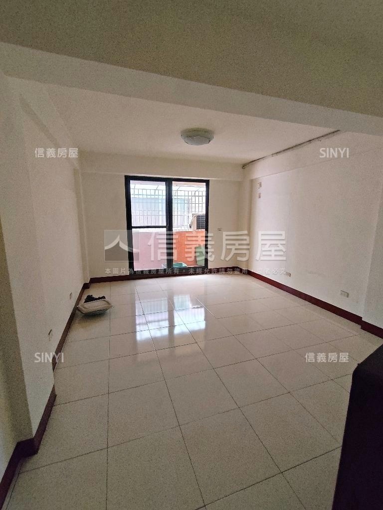 鳳頂正路優質透店房屋室內格局與周邊環境
