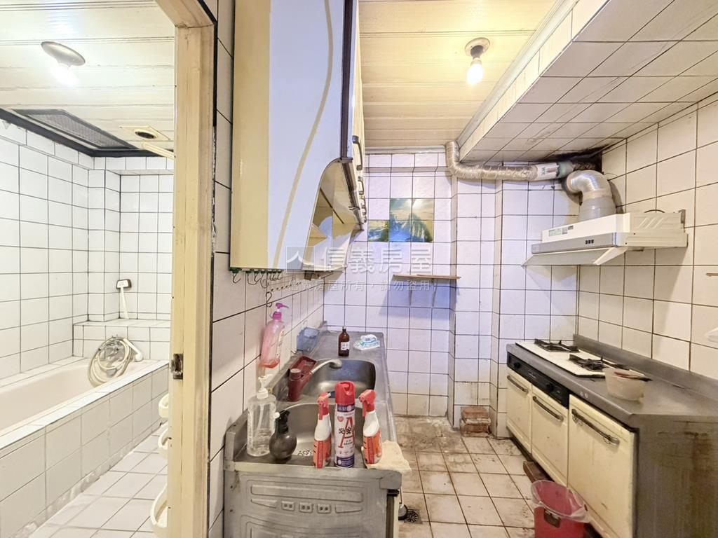 西門町精華店辦房屋室內格局與周邊環境