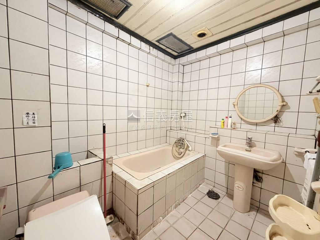 西門町精華店辦房屋室內格局與周邊環境