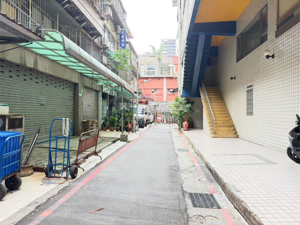 西門町精華店辦房屋室內格局與周邊環境