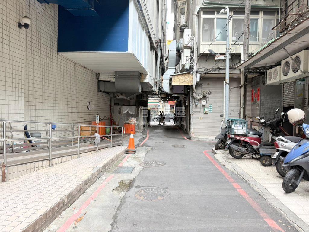西門町精華店辦房屋室內格局與周邊環境