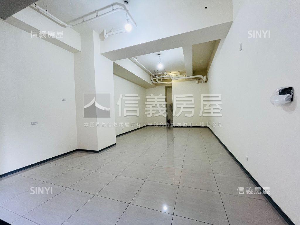 萬大境挑高收租金店面房屋室內格局與周邊環境
