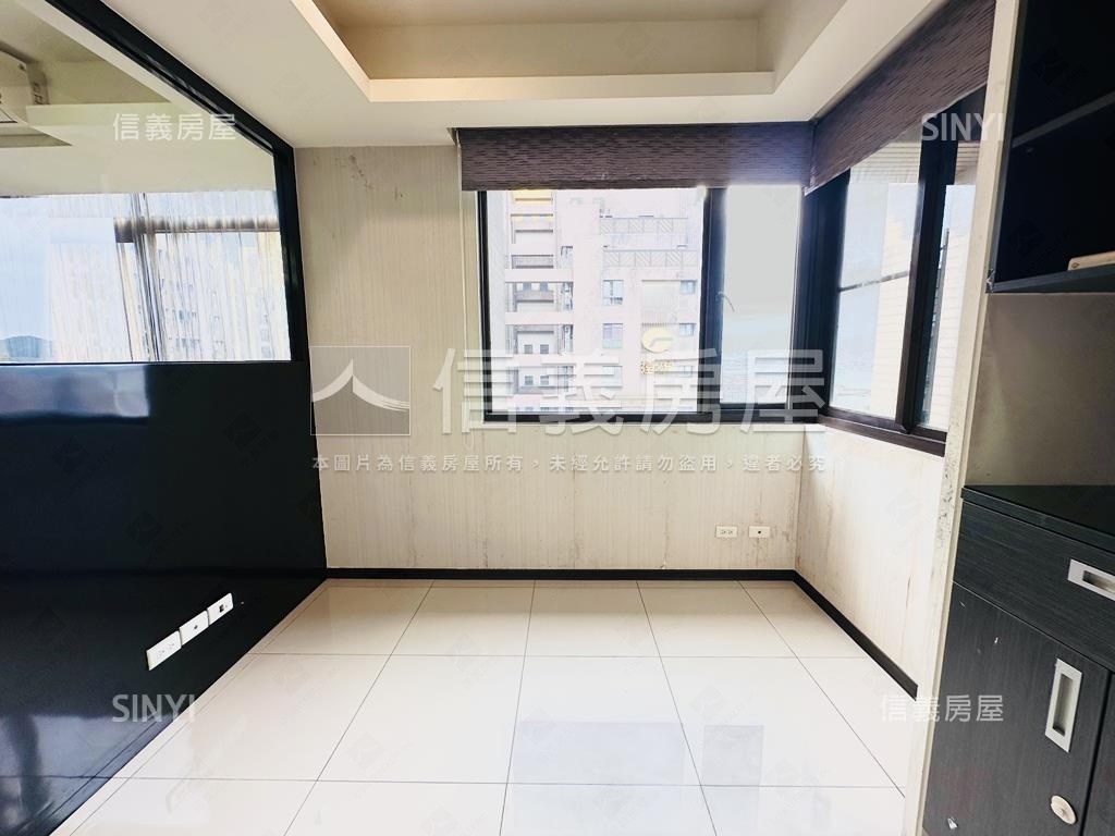 哈佛。晴光天境。三房車位房屋室內格局與周邊環境