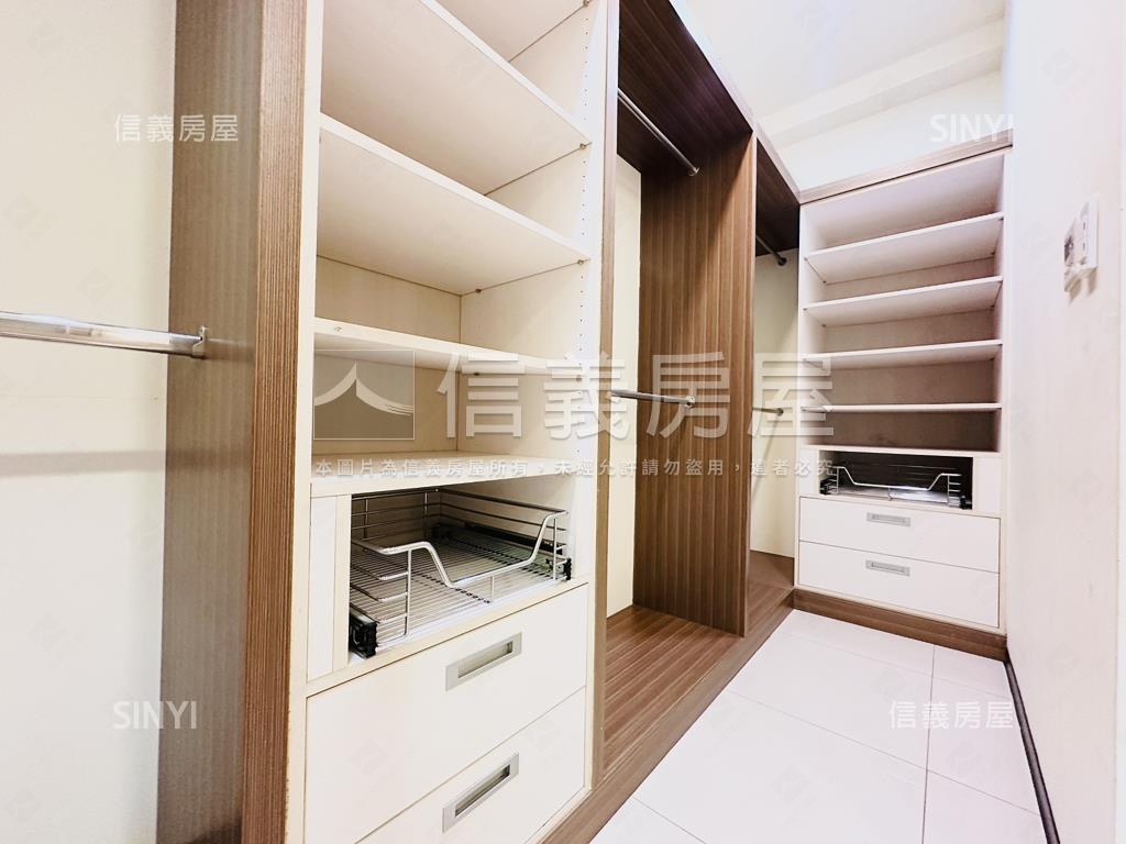 哈佛。晴光天境。三房車位房屋室內格局與周邊環境