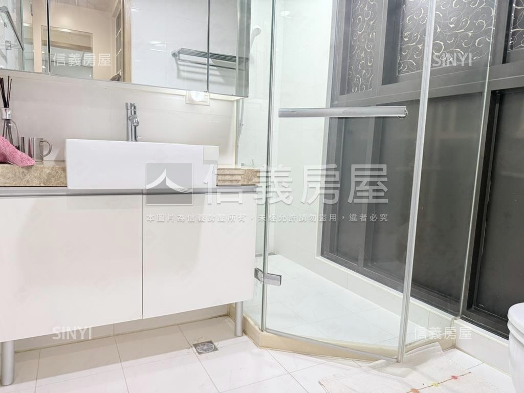 國鼎‧三房車位花園豪邸房屋室內格局與周邊環境