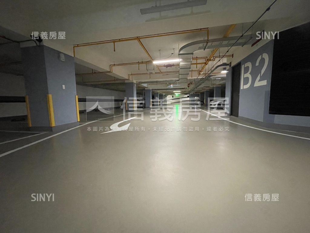 國泰水秀面公園三房車位房屋室內格局與周邊環境