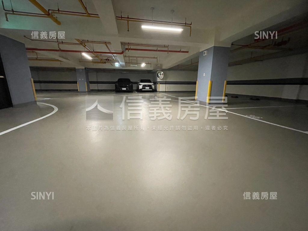 國泰水秀面公園三房車位房屋室內格局與周邊環境