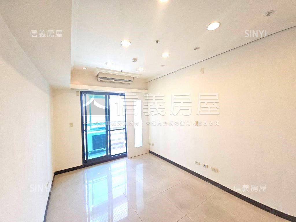 共構到站即家稀有平面車位房屋室內格局與周邊環境