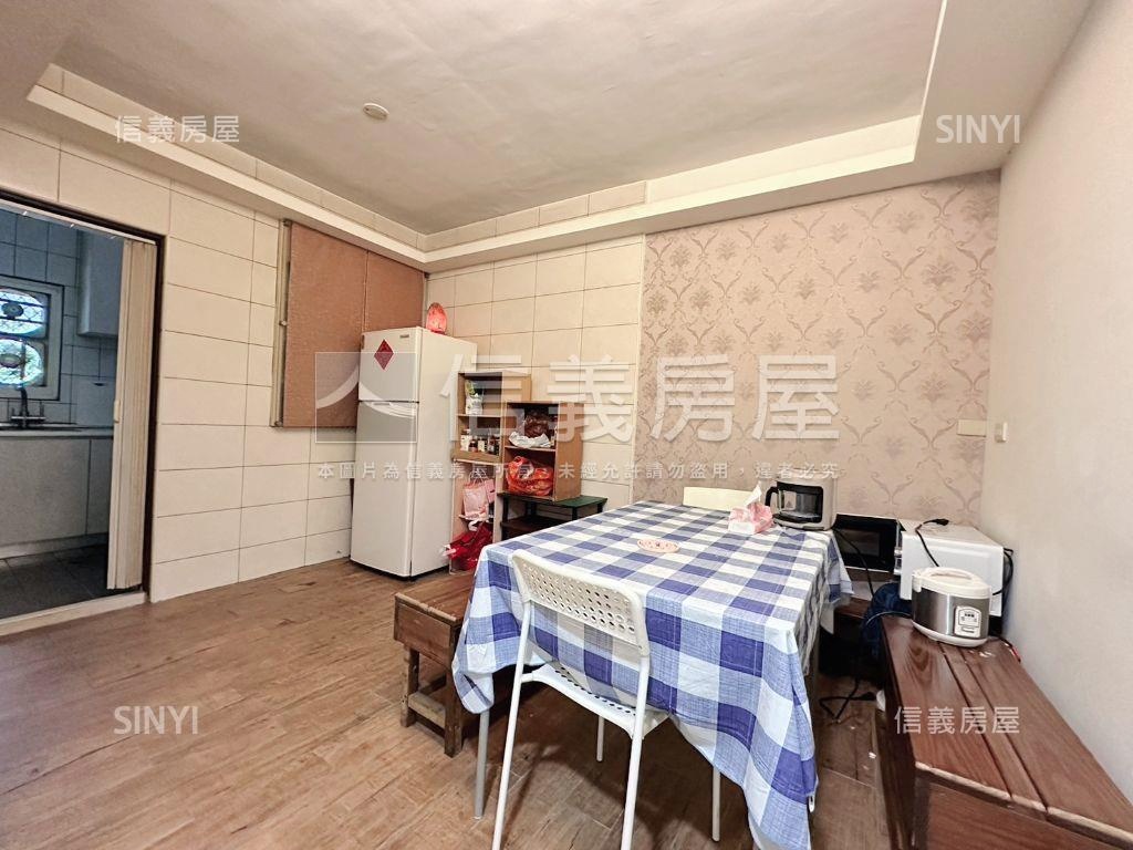 近捷運四房別墅房屋室內格局與周邊環境