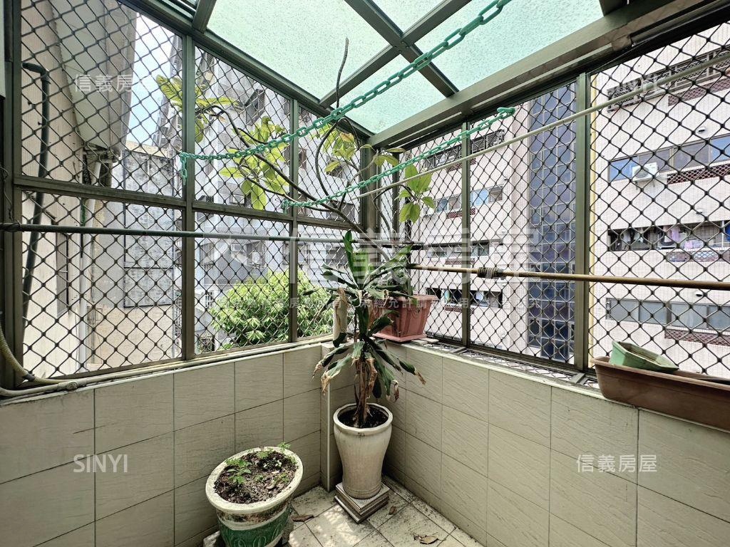 近捷運四房別墅房屋室內格局與周邊環境