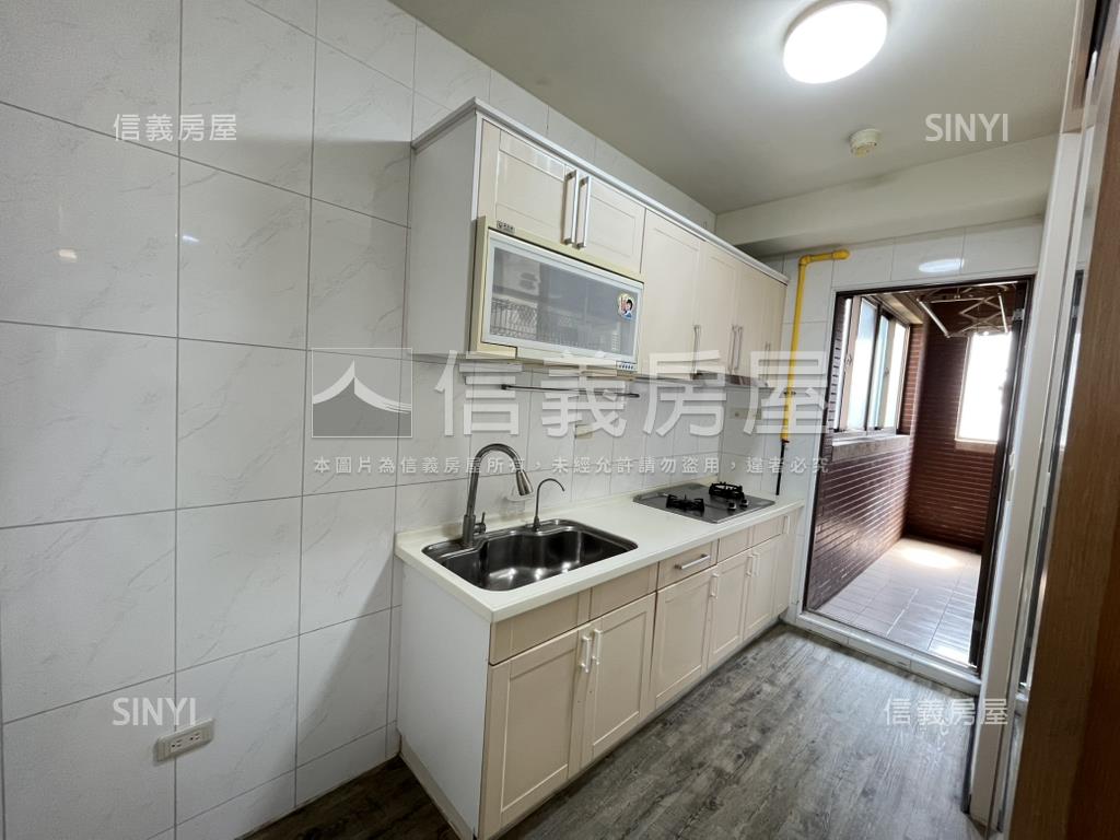 稀有挪威森林３房＋３車位房屋室內格局與周邊環境