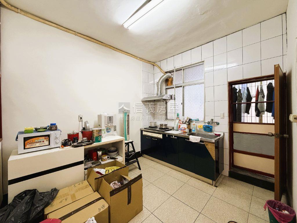 ⭐丹鳳捷運．靜巷明亮三房房屋室內格局與周邊環境