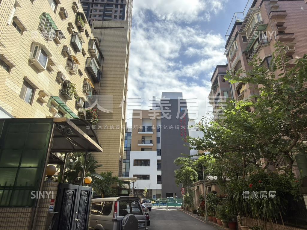 科技捷運金華龍門台銀華廈房屋室內格局與周邊環境