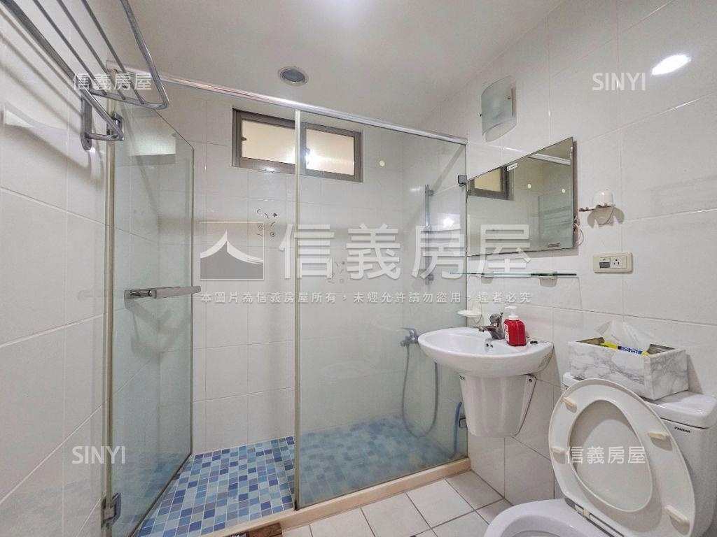 科技捷運台銀華廈有車位停房屋室內格局與周邊環境