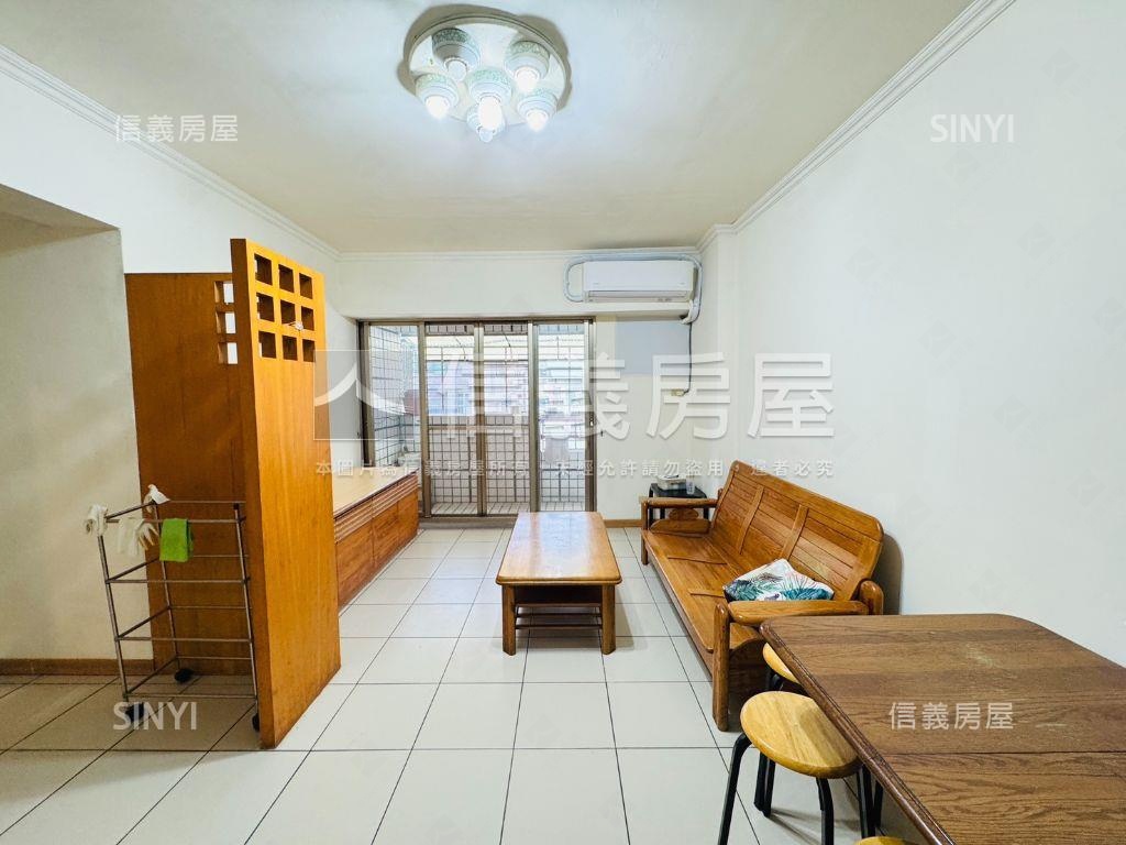 文華高中旁２房休旅車位房屋室內格局與周邊環境