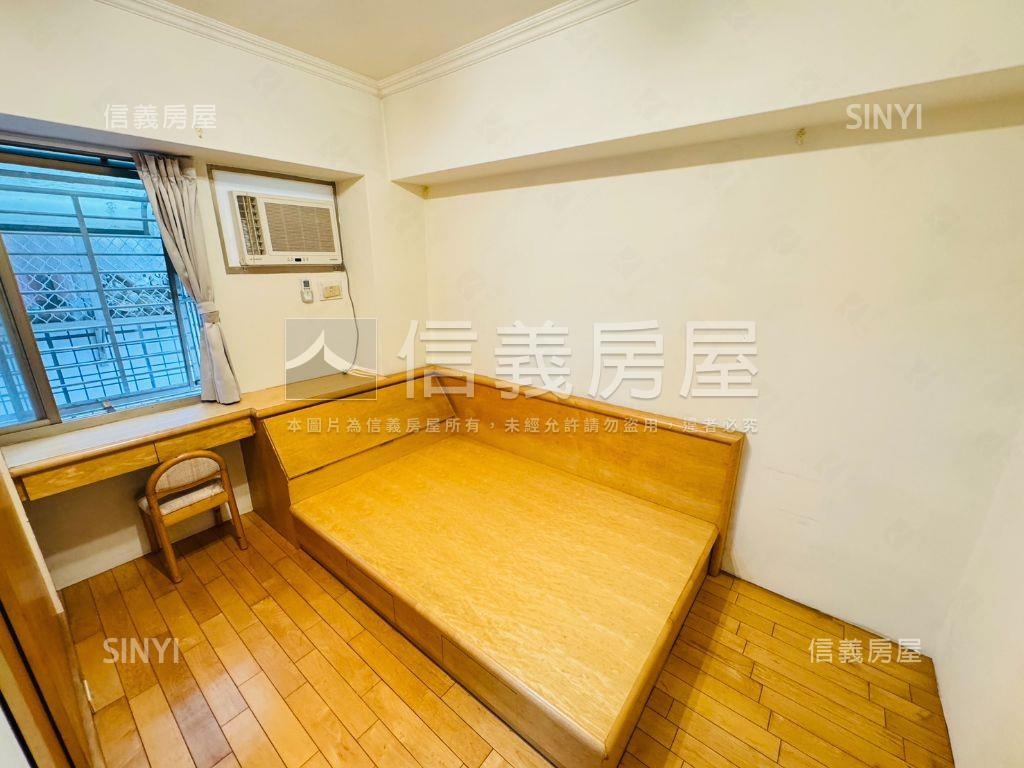 文華高中旁２房休旅車位房屋室內格局與周邊環境
