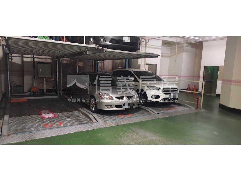 交響樂坡道機械車位房屋室內格局與周邊環境
