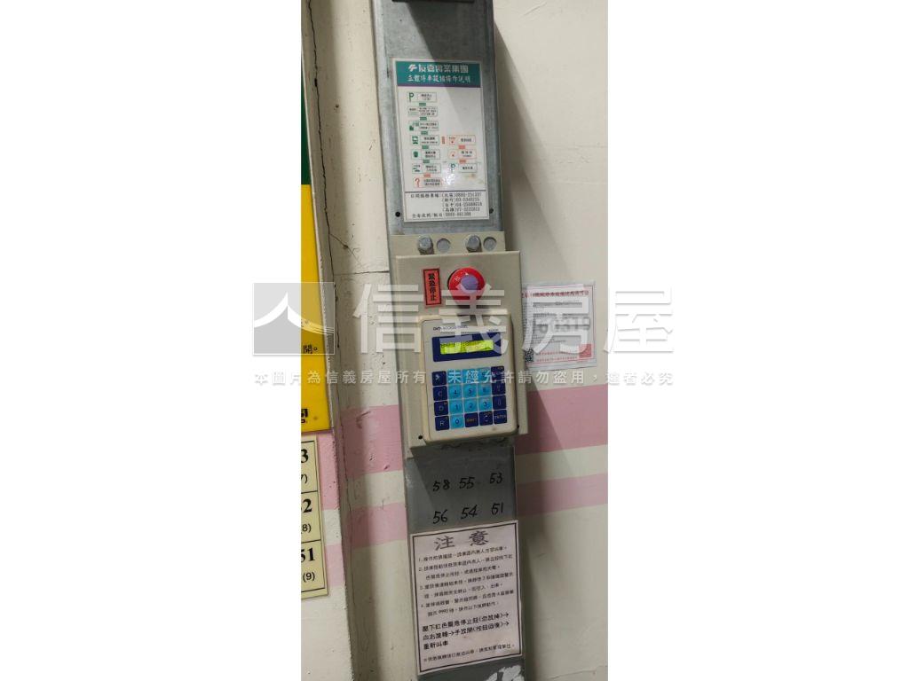 交響樂坡道機械車位房屋室內格局與周邊環境