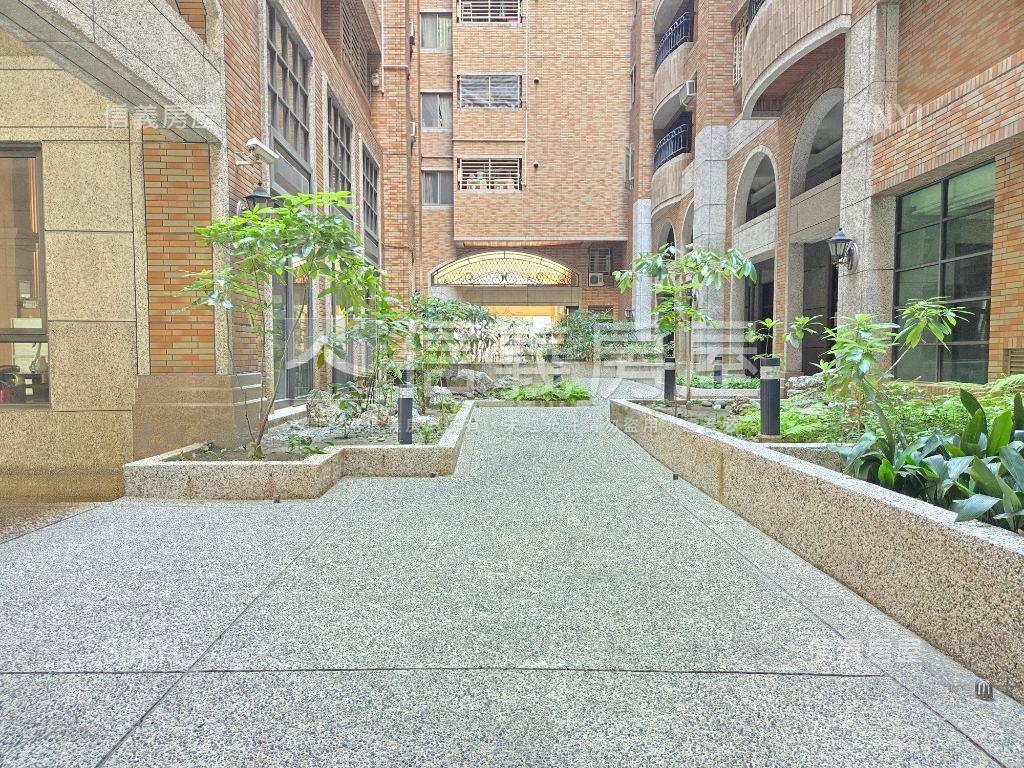 陽明學區公園旁質感大兩房房屋室內格局與周邊環境