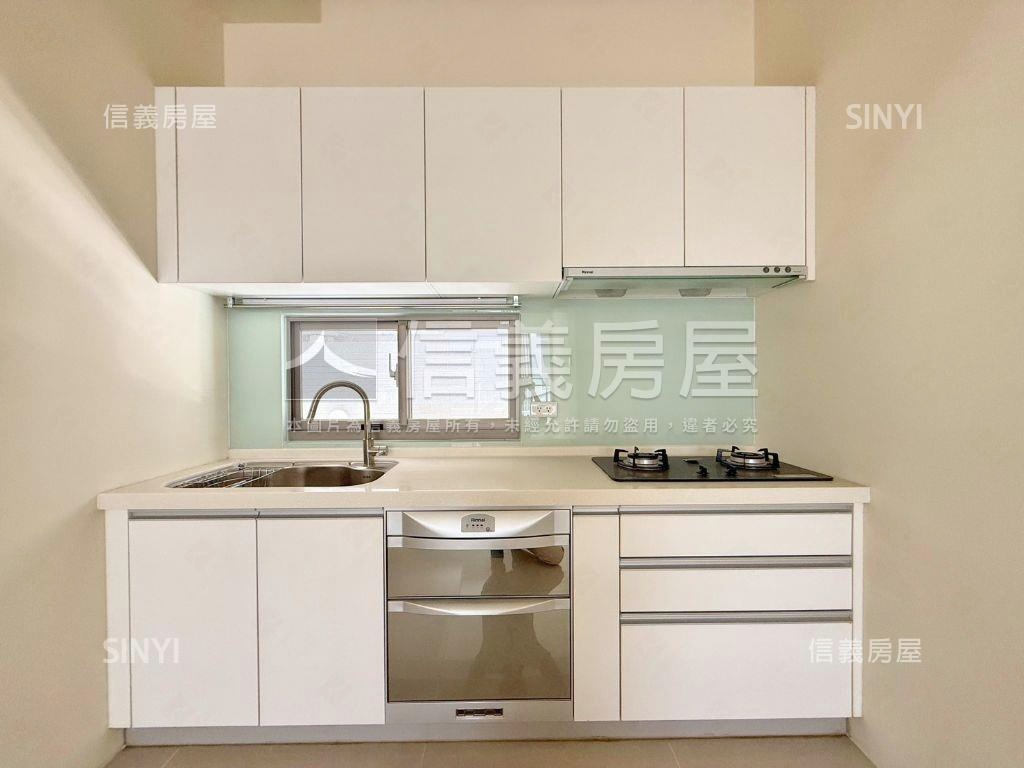沙鹿鴻墅林全新未住美別墅房屋室內格局與周邊環境