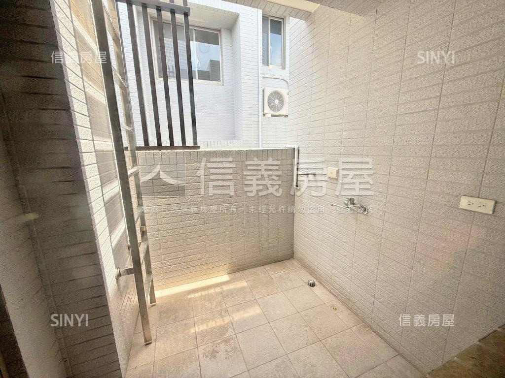 沙鹿鴻墅林全新未住美別墅房屋室內格局與周邊環境