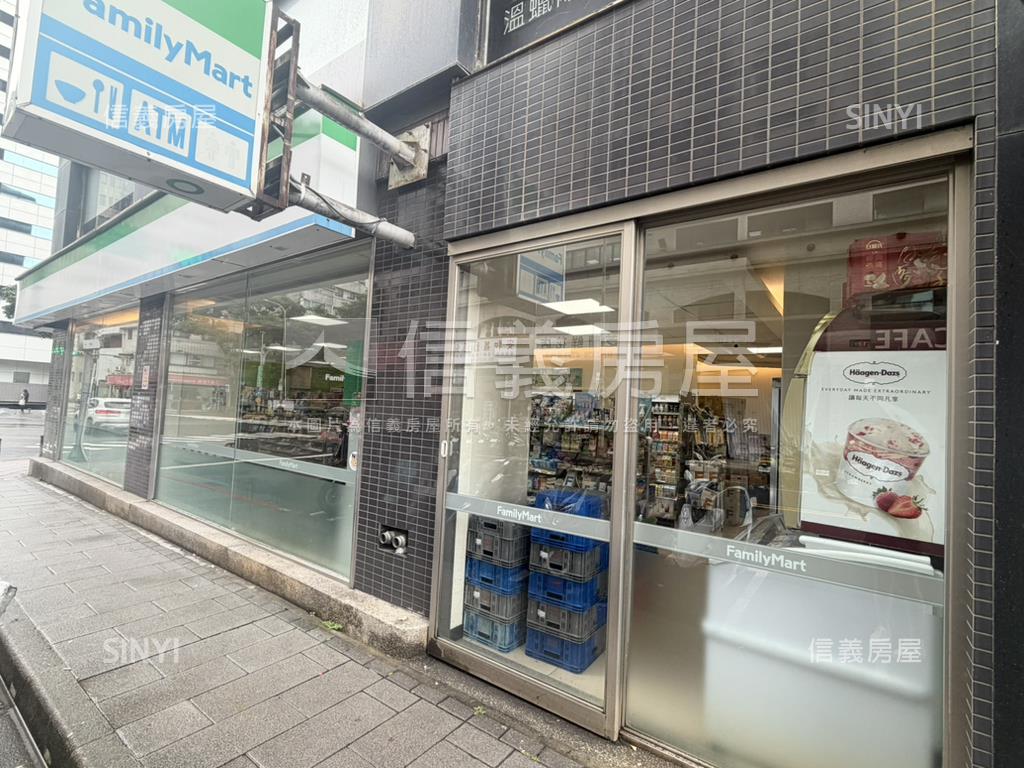 大馬路三角窗全家便利商店房屋室內格局與周邊環境