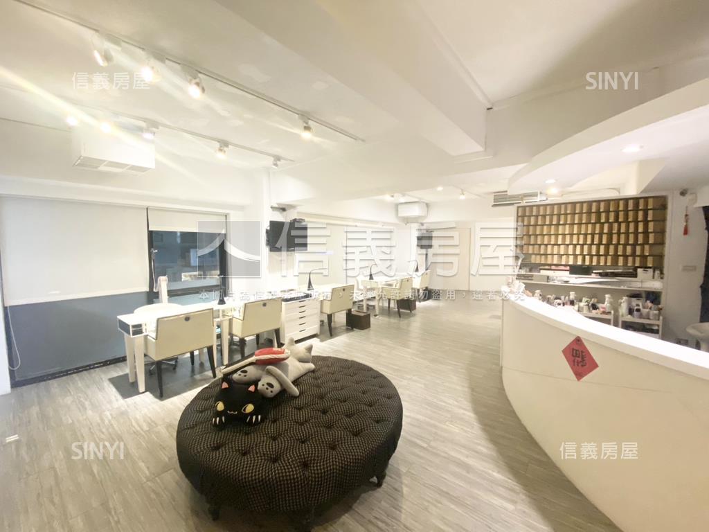 大馬路三角窗全家便利商店房屋室內格局與周邊環境