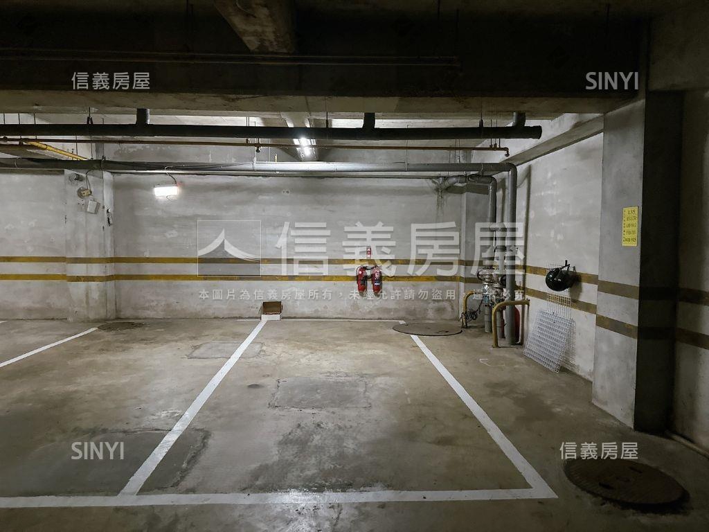 寶成皇家豪景視野四房車位房屋室內格局與周邊環境