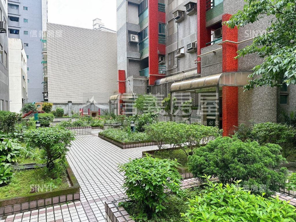 寶成皇家豪景視野四房車位房屋室內格局與周邊環境