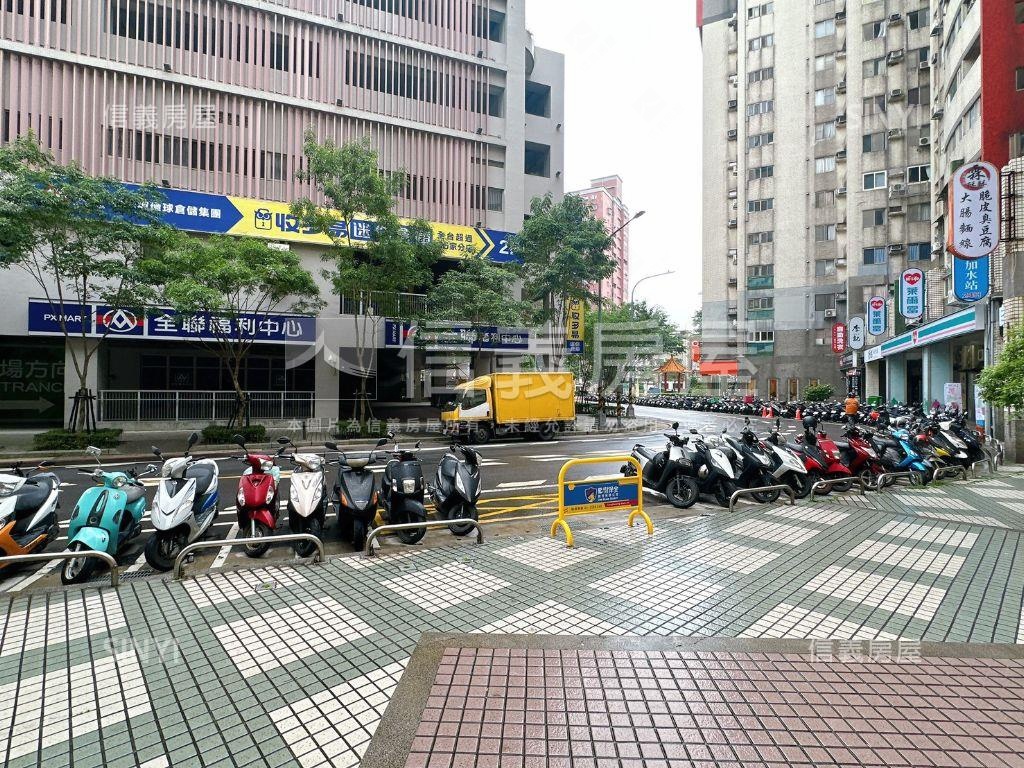 寶成皇家豪景視野四房車位房屋室內格局與周邊環境