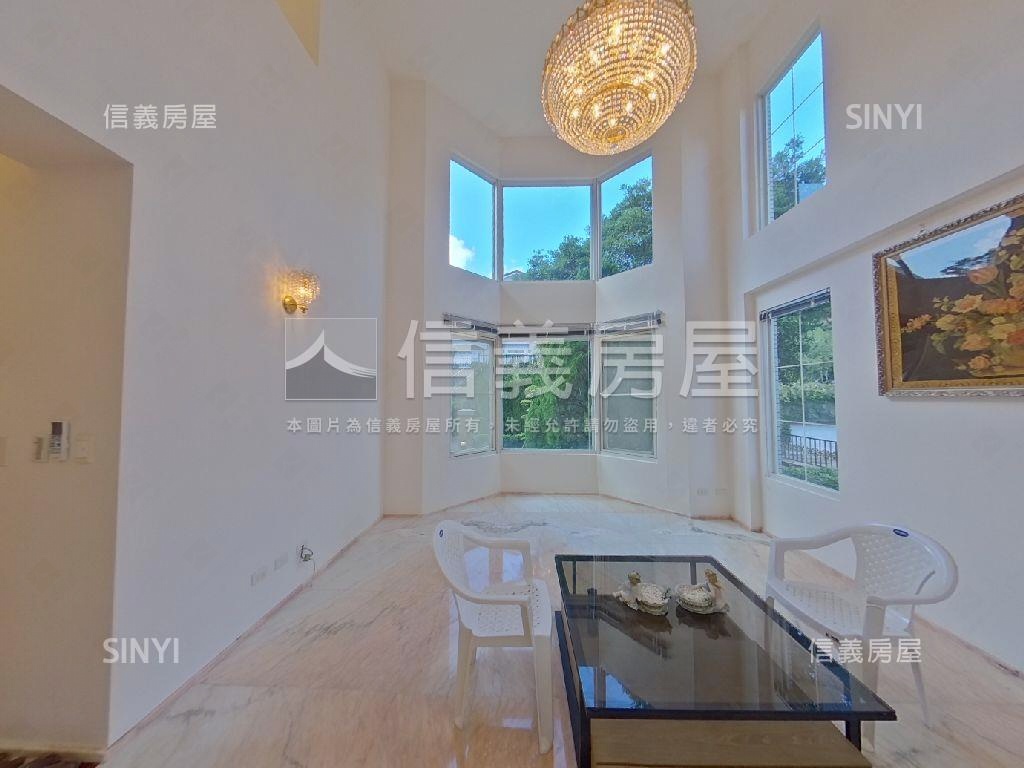 秀岡山莊美極別墅房屋室內格局與周邊環境